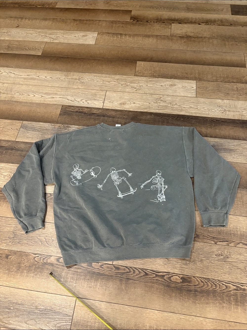 PROJECT SOCIAL T/URBAN OUTFITTERS Grey Skater Skeletons Sweatshirt Sz L/ XL - Picture 5 of 5